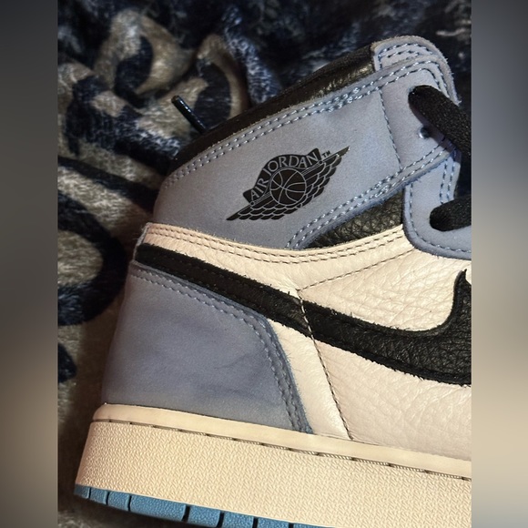 Air Jordan 1 Retro High OG 'University Blue', Size 7Y - Picture 11 of 12